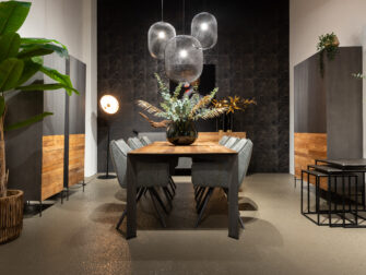 stoere teakhouten kasten stalen poten