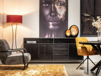 industrieel dressoir met stalen onderstel