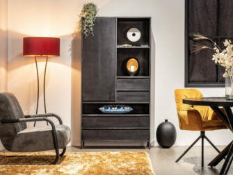 fraaie boekenkast met veel opbergruimte