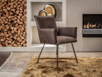 bruine lederen eetkamerstoel met arm