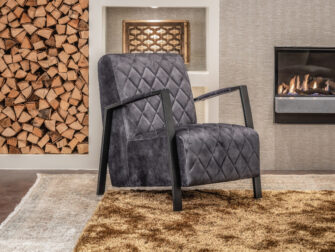 zwarte fauteuil met grijze bekleding
