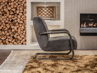 robuuste fauteuil in grijs leer
