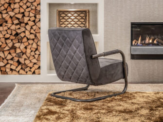 brede fauteuil met armleuningen grijs