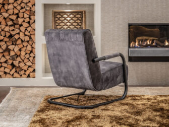 velvet stoel met industrieel frame