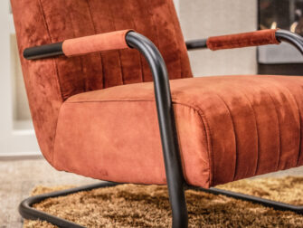 adore fauteuil met rode stof