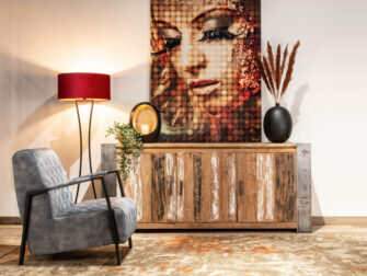 stoer gesloten dressoir van teakhout