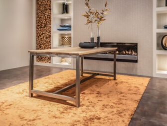 voorraad teak eettafel stalen onderstel