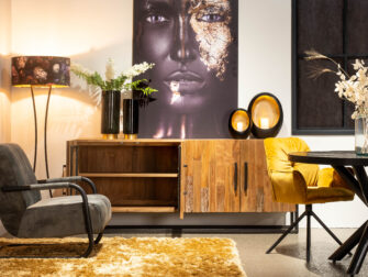 stoer dressoir met stalen onderstel