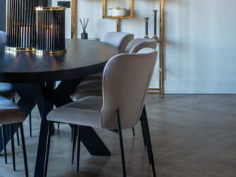 luxe eetkamerstoel met ergonomische rugleuning