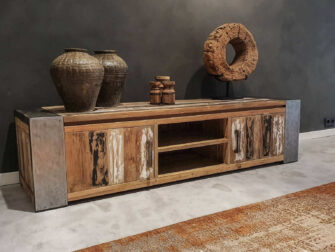 stoer tv-meubel met deuren