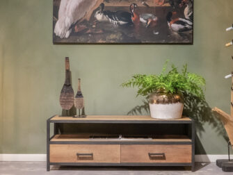 tv-meubel warm hout