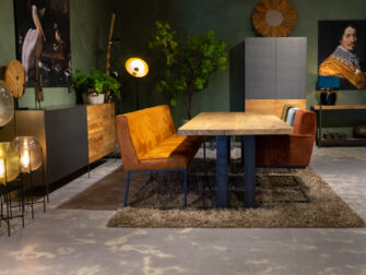 tafel met dubbele poot