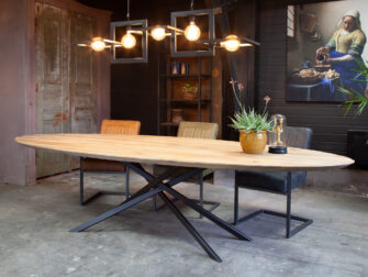 lange ovalen eetkamertafel stalen poot