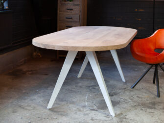 eetkamertafel eiken hout stalen poten