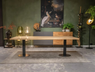 Tafel met naturel eiken blad