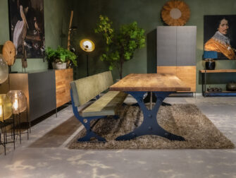 Tafel met stoer onderstel