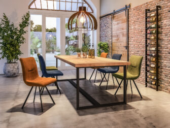 lange massieve tafel