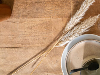 teak tafel ovaal met houten poten voorraad