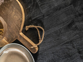 industriële eetkamertafel met zwart blad