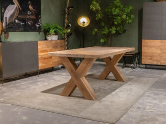 Tafel met dik blad