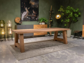 lange houten tafel