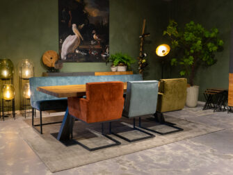 tafel met eettafelbank