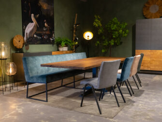 eettafel met bank