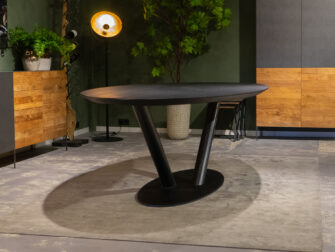 ovalen eetkamertafel