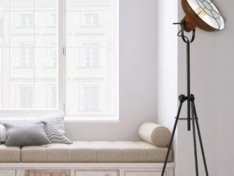 vloerlamp op driepoot