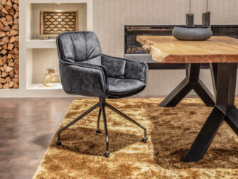 grijze stoffen eetkamerstoel op wielen