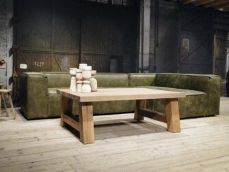 grote groene leren bank