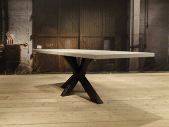 robuuste betontafel