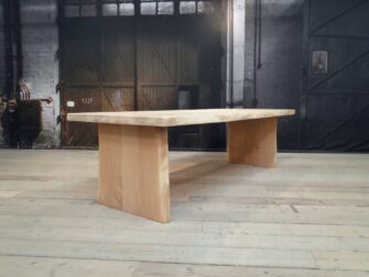 eiken boomstamtafel op maat laten maken