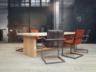 robuuste eiken boomstamtafel