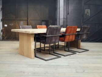 grote eiken boomstamtafel