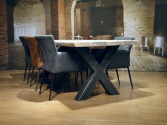 boomstamtafel met stalen onderstel