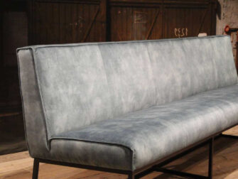 stoere blauwe eetkamerbank