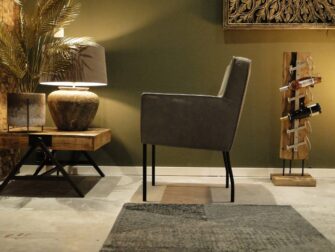 Eetkamerstoel met 4 poten