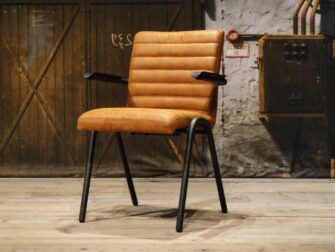 Stoere cognac eetkamerstoel