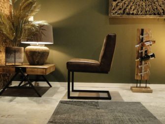 tabakkleurige eetkamerstoel