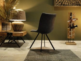 donkerblauwe kuipstoel