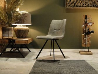 lichtgrijze eetkamerstoel