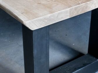 massief eiken boomstamtafel