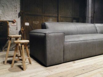 grijze bank met longchair