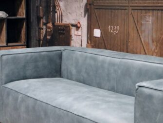 leren bank licht blauw