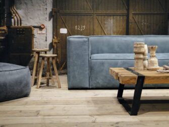 leren bank licht blauw