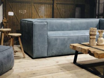 leren bank licht blauw