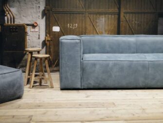 leren bank licht blauw