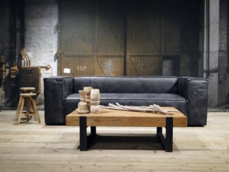 zwarte leren driezitsbank