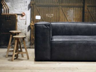 zwart lederen bank